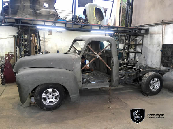 Chevrolet 3100 1951 – Black Sheep