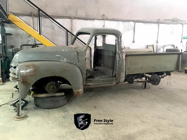 Chevrolet 3100 1951 – Black Sheep