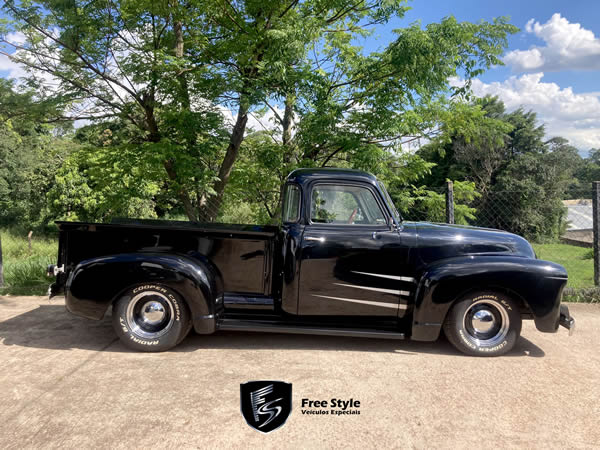 Chevrolet 3100 1951 – Black Sheep